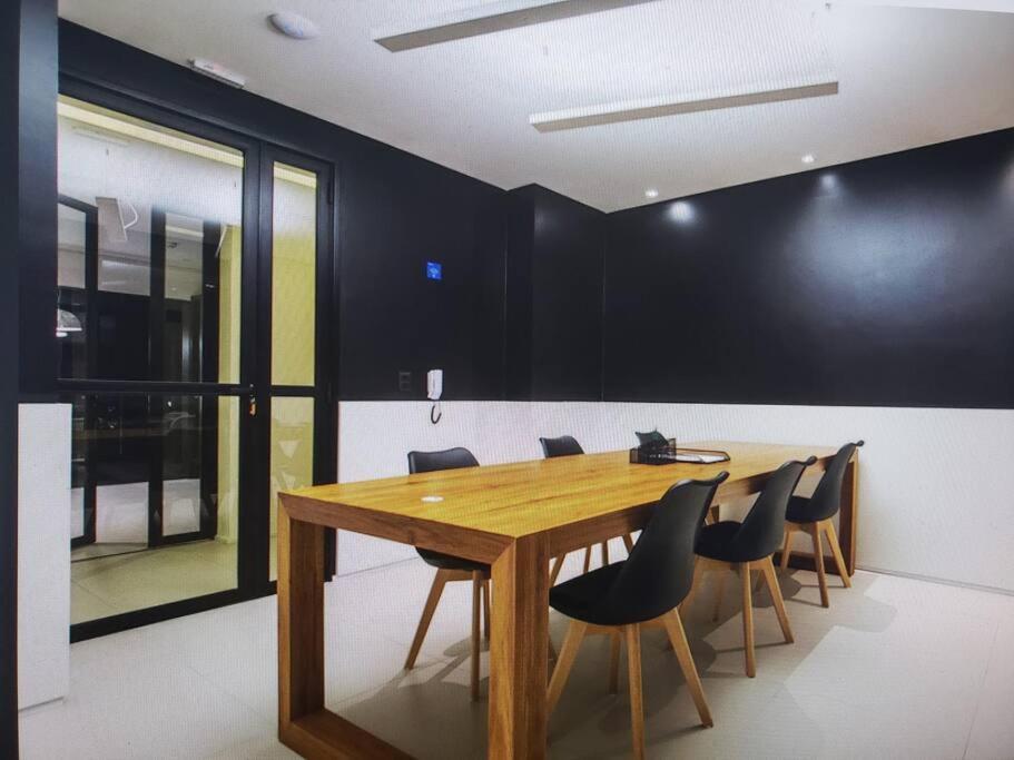Lindo Studio No Bom Retiro Prox Ao Anhembi Sambodromo Com Wifi Сао Паоло Екстериор снимка